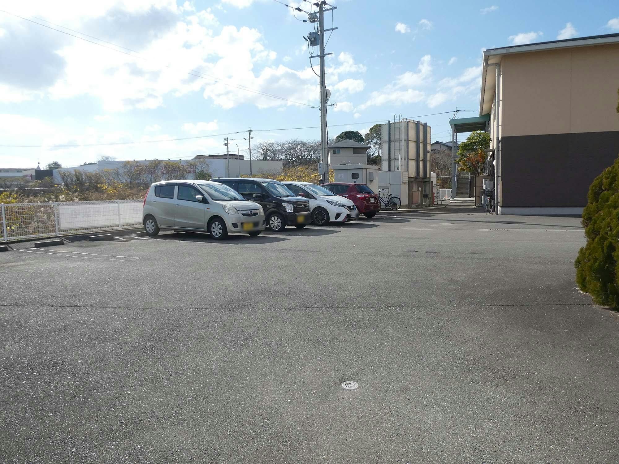 サービス付き高齢者向け住宅あすなろ青葉 駐車場