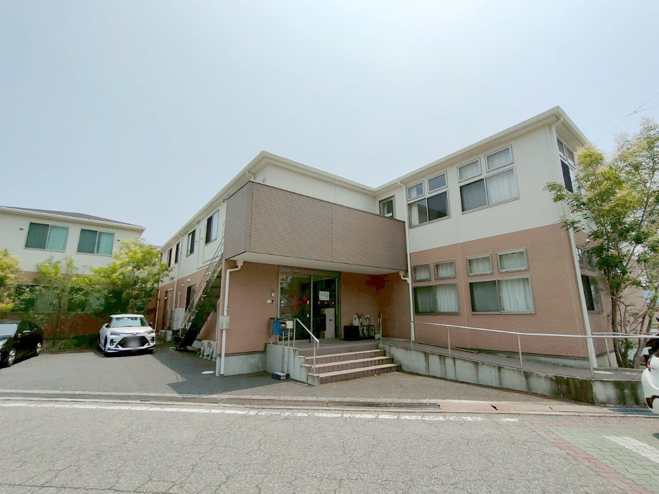 ケアホームおはな 駐車場