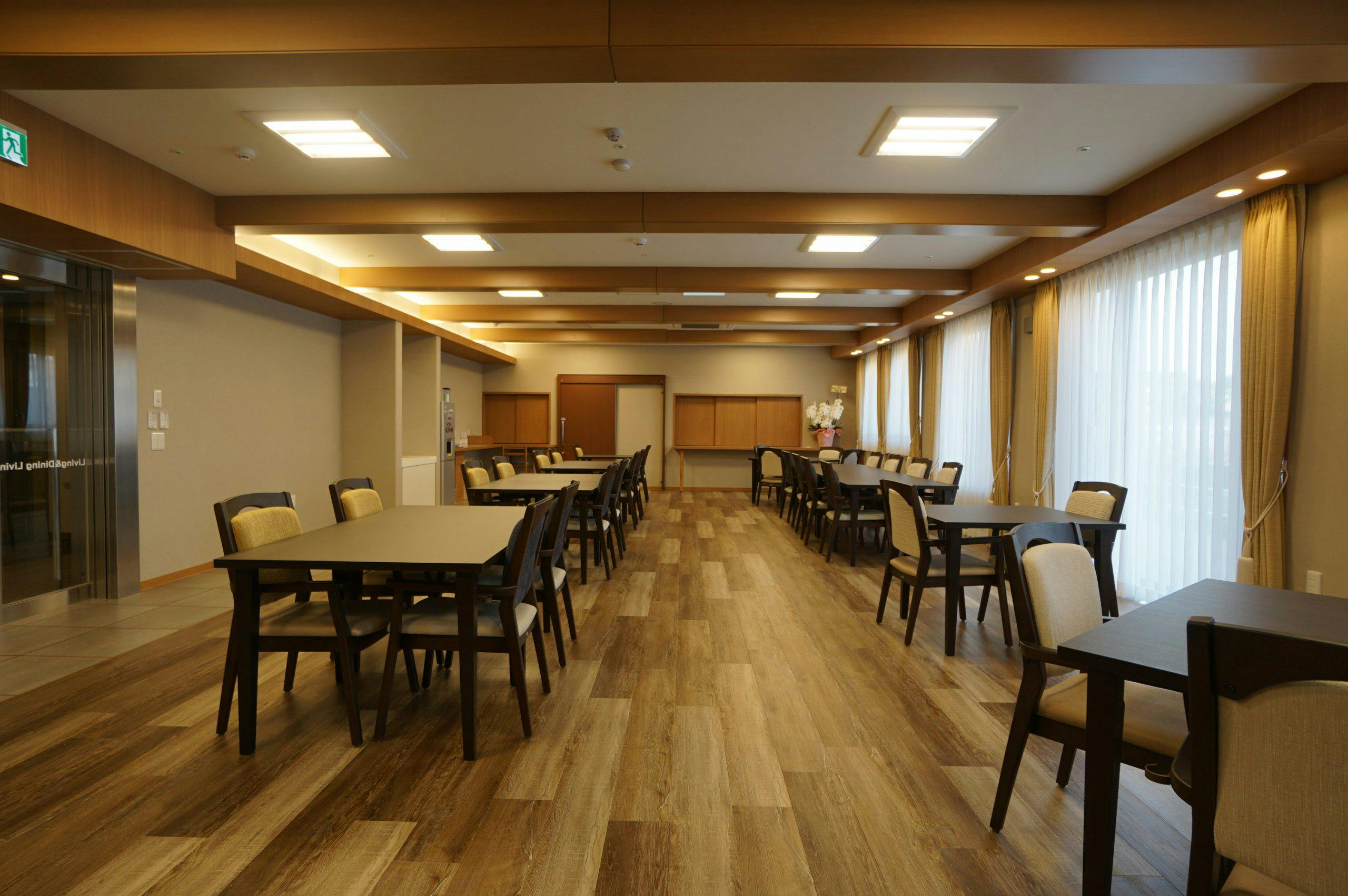 グランドマスト西大宮 食堂