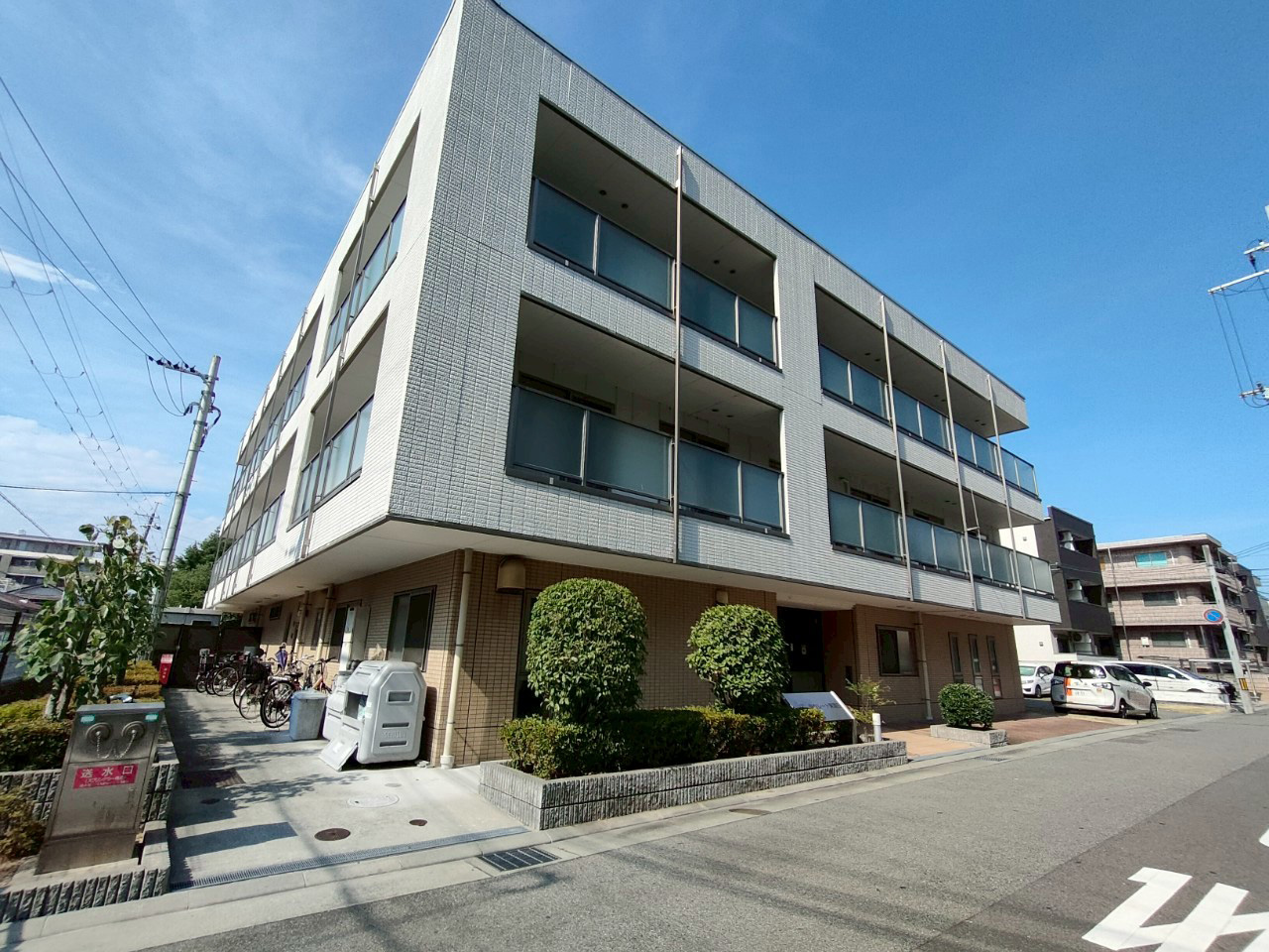 サービス付き高齢者向け住宅ラウレート東園田 外観