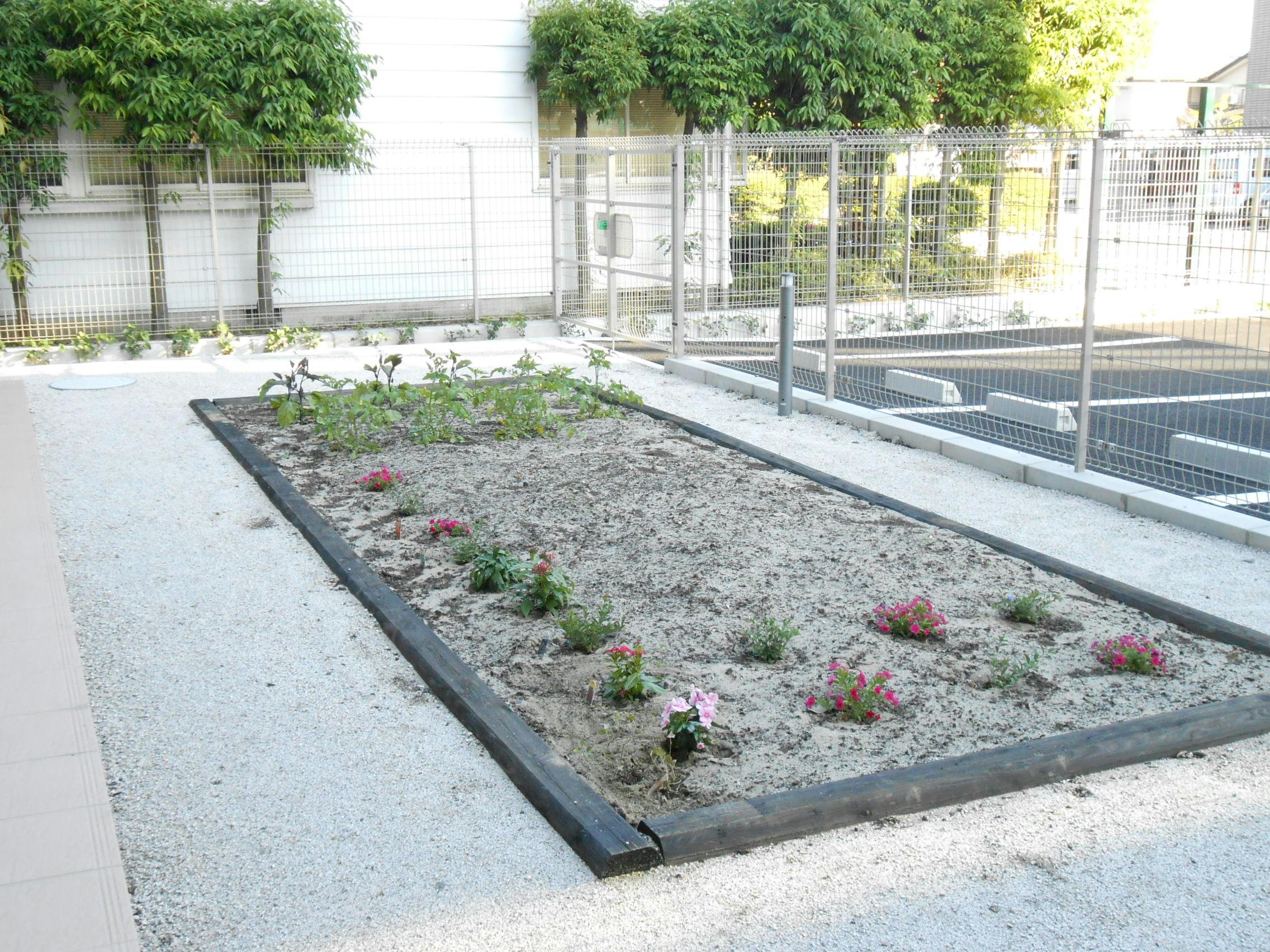 ニチイケアセンター仙台市名坂 花壇