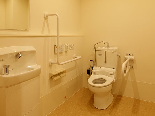フィオレ・シニアレジデンス河内長野 共用トイレ