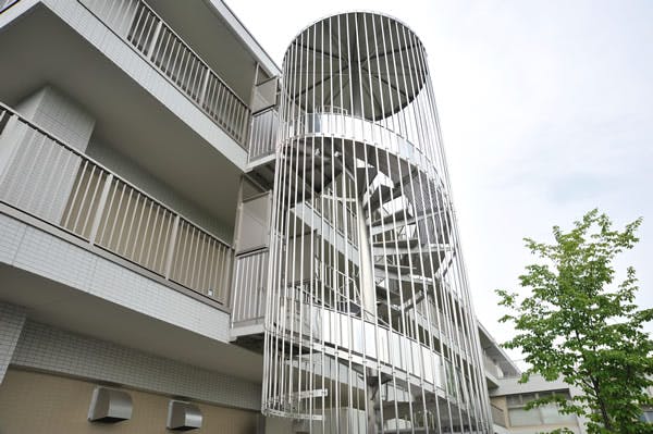 有料老人ホームせせらぎ 非常用滑り台