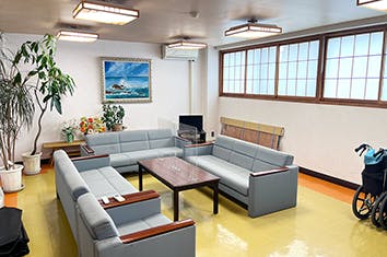 エルダーホーム上本郷 エントランス