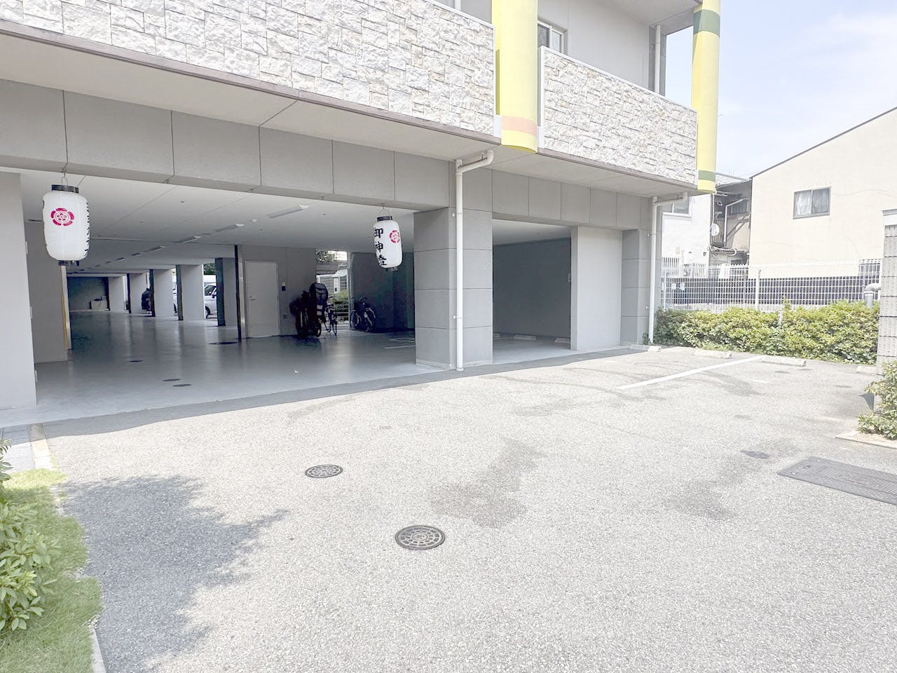 ミヨ倶楽部花園Ⅱ番館 駐車場