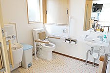 リビングケア唯の家平塚大神壱番館 多目的トイレ