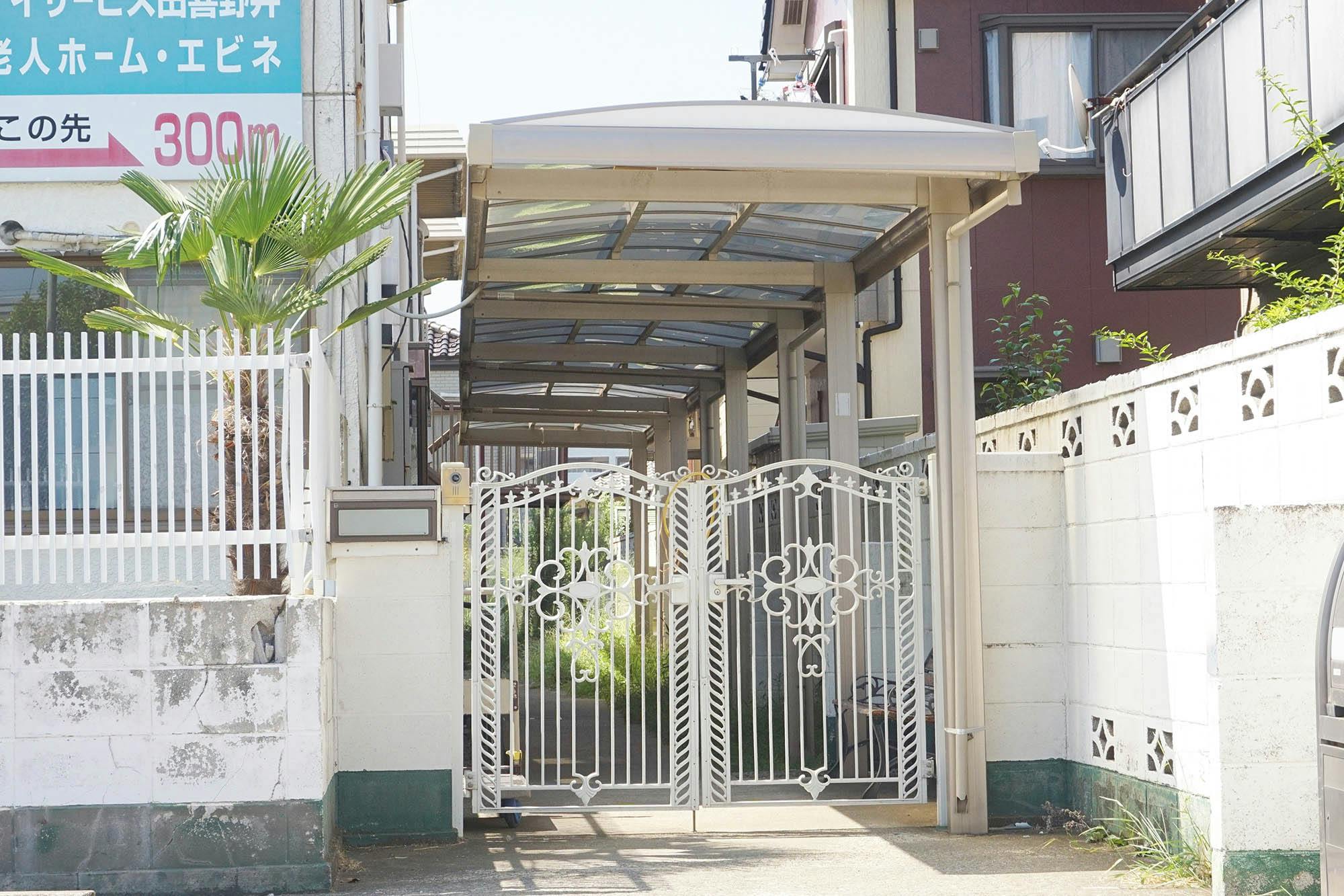 住宅型有料老人ホーム らくらくホーム田喜野井 入口