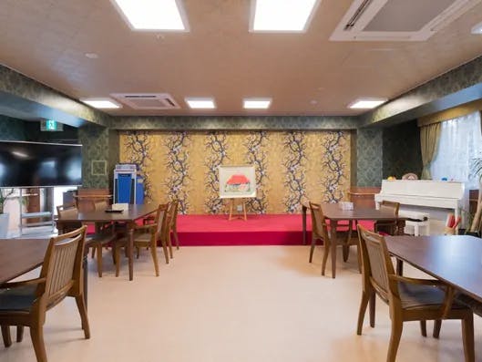 ロイヤルホーム柴原 食堂