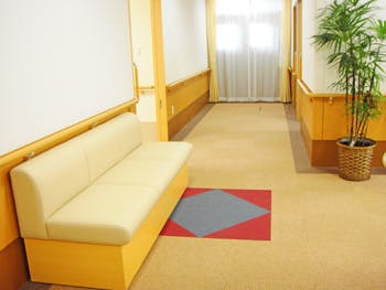 ベストライフ調布 玄関前ロビー