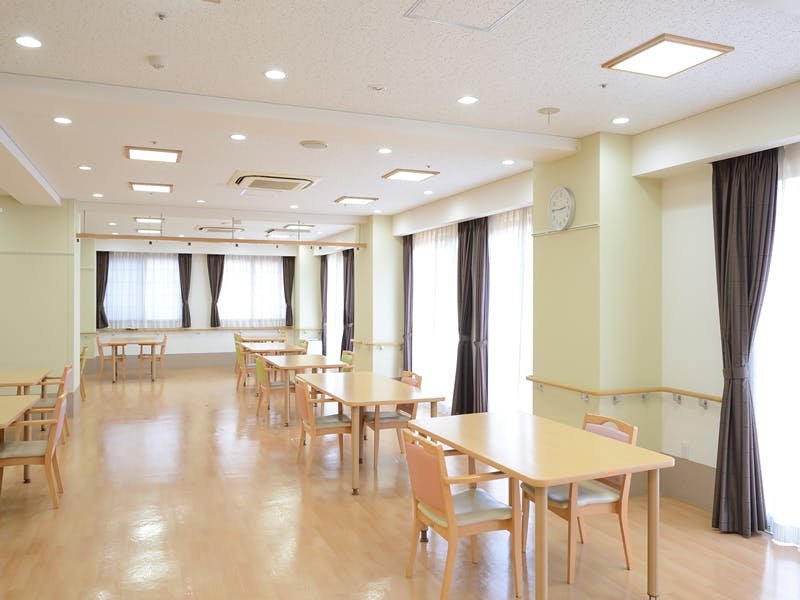 介護付き有料老人ホーム プレザンメゾン 八王子高倉 食堂