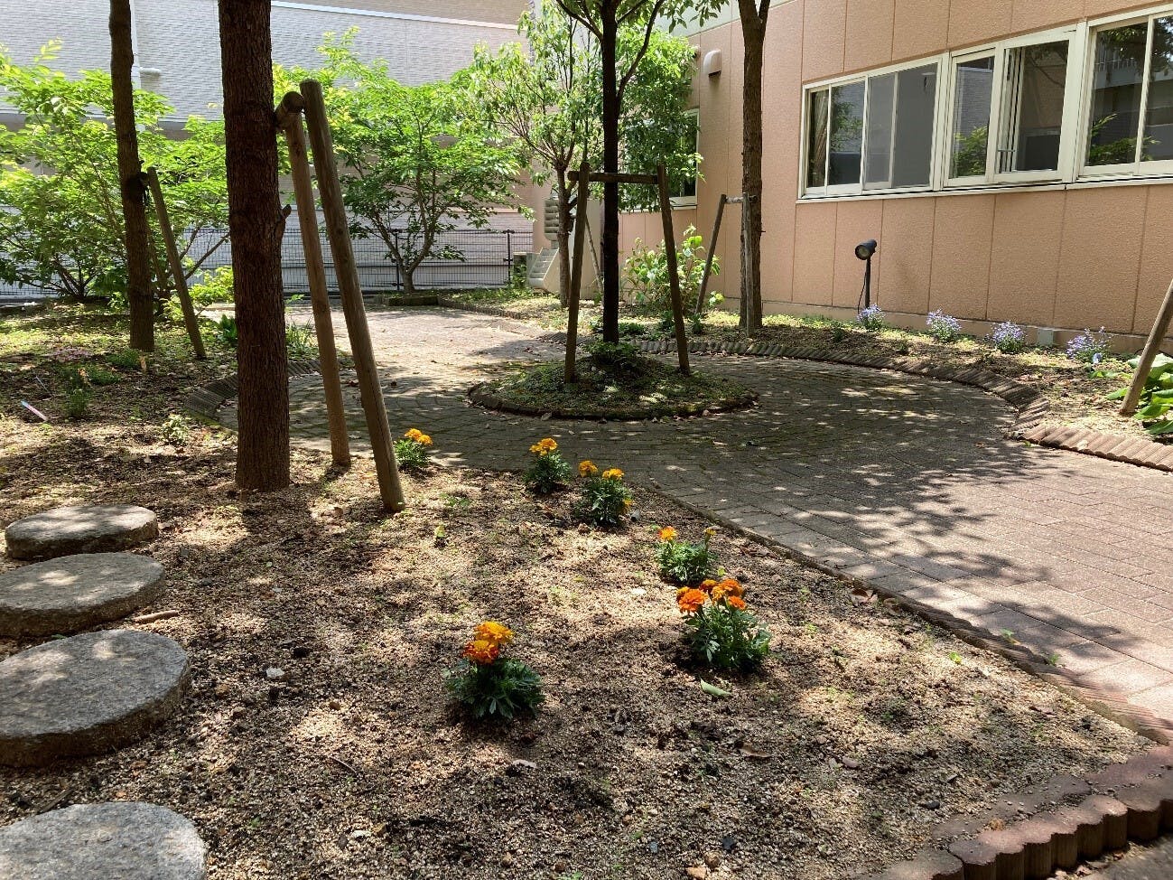 そんぽの家東岡山 中庭