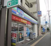 リリィパワーズレジデンス高田東 コンビニ