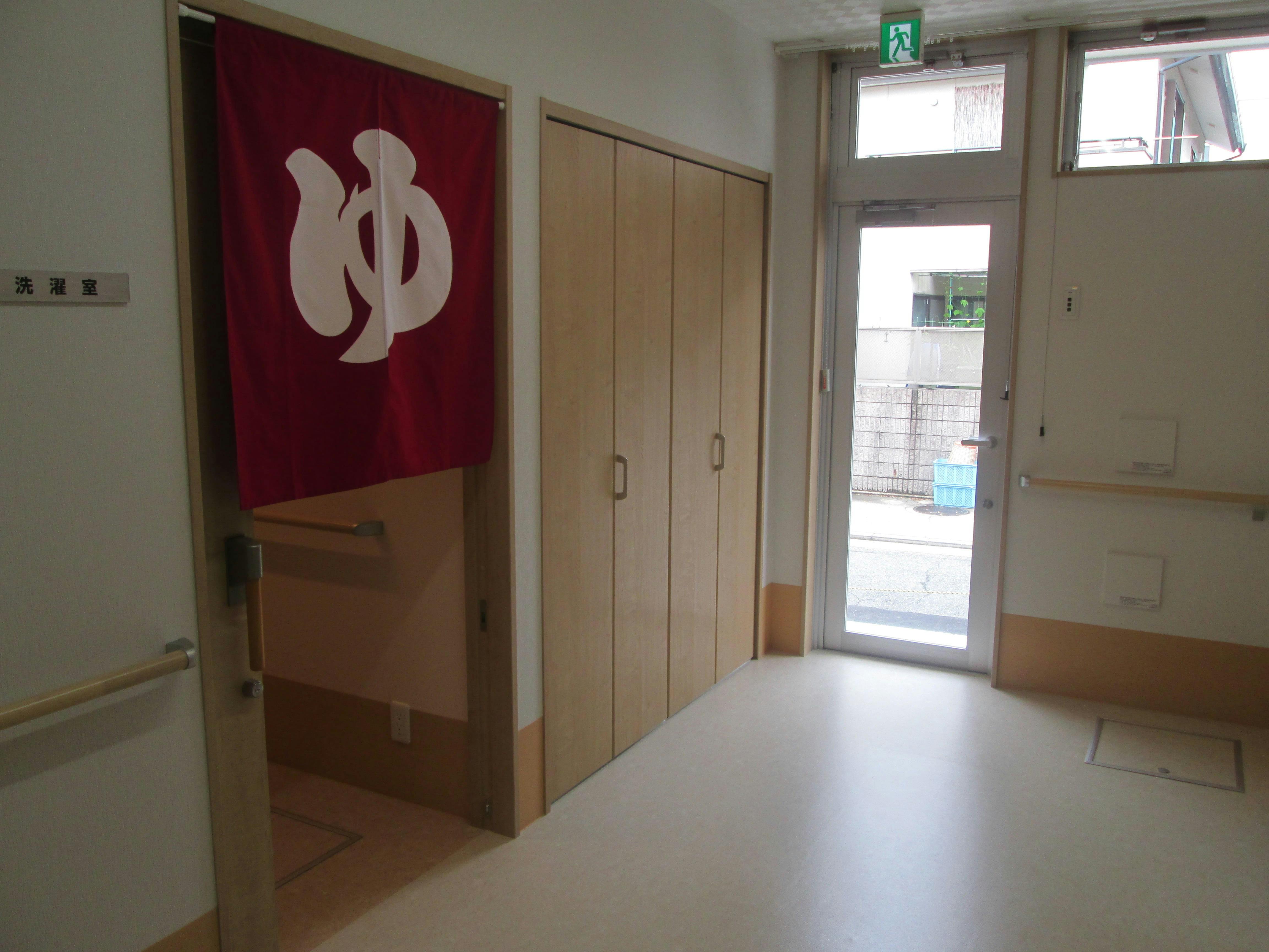 ライフパートナー市之郷 浴室入口