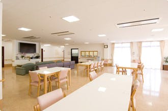 やさしい手伊丹 食堂