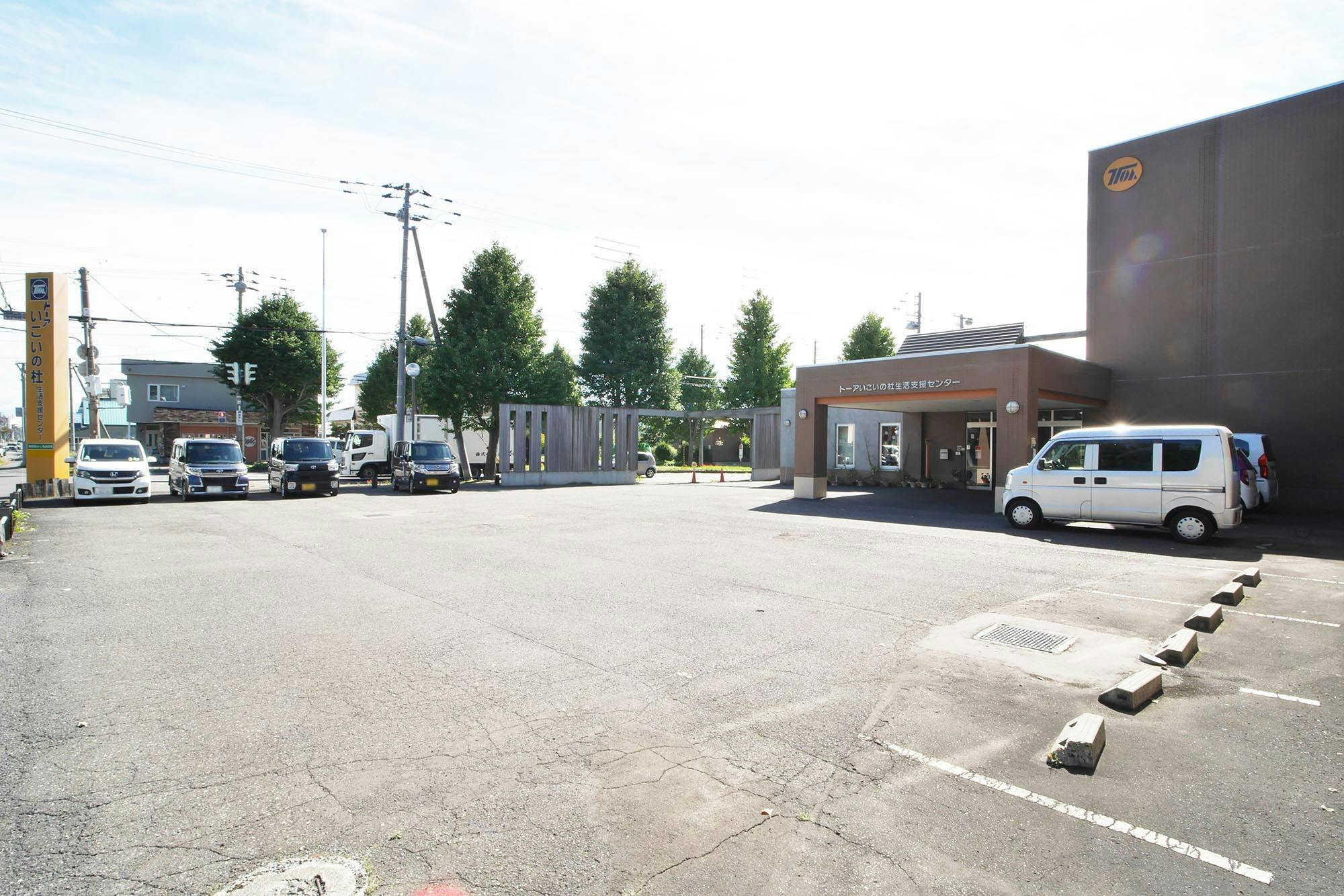 介護付有料老人ホームもみの木 駐車場