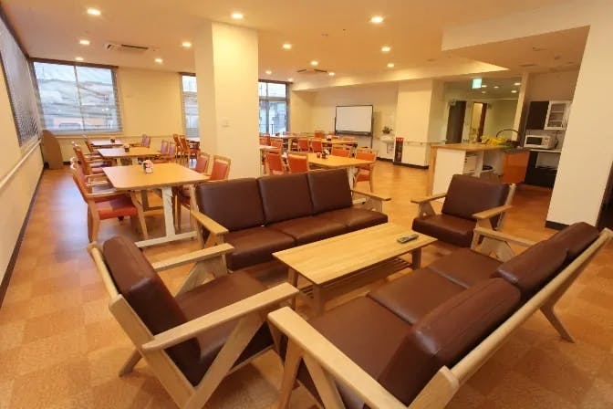 アリビオ長嶺南 食堂