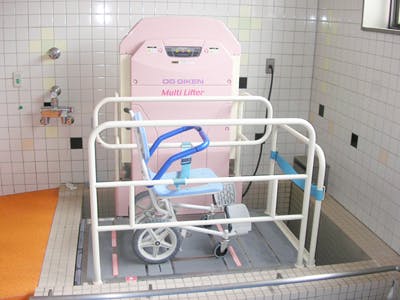 さわやかこすもす館 機械浴