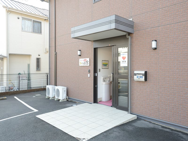 たのしい家中山寺 玄関前