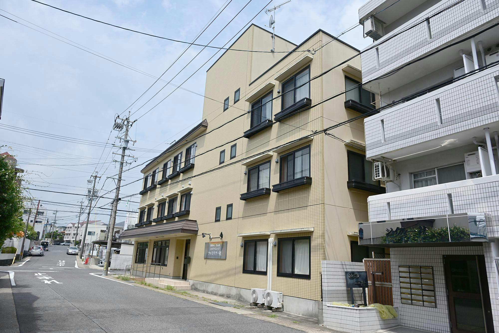 ファミリア一社 外観