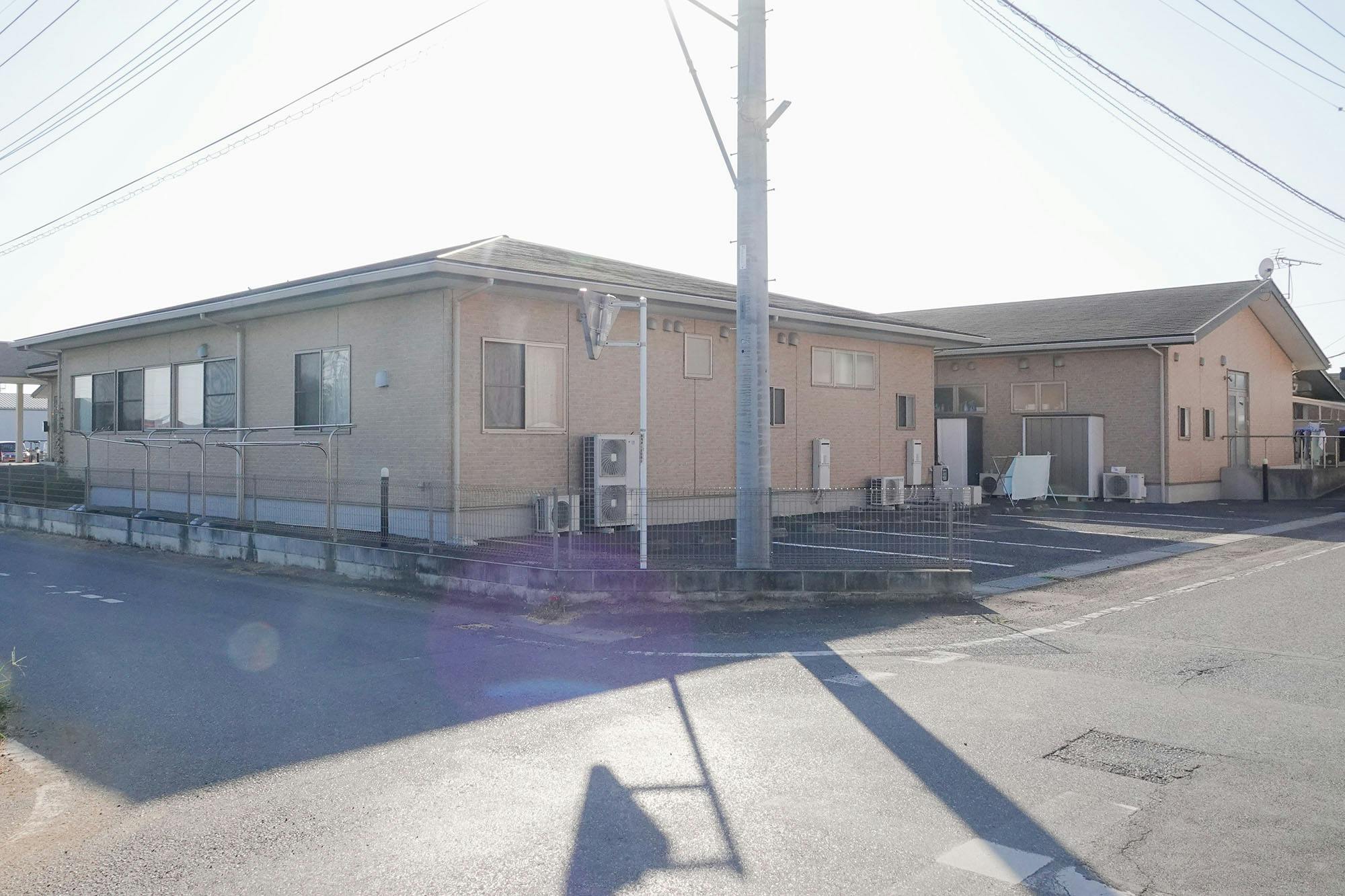 住宅型有料老人ホーム あずまライフライン 外観