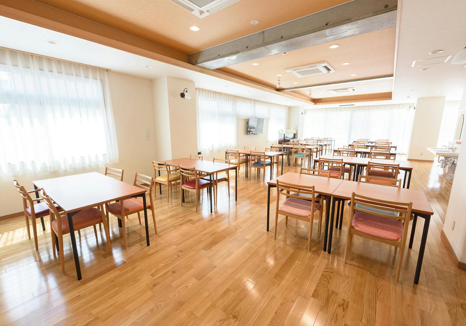 めぐみ園阿賀サービス付き高齢者向け住宅 ダイニング