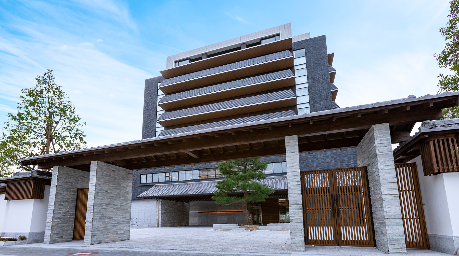 トラストグレイス白壁 外観