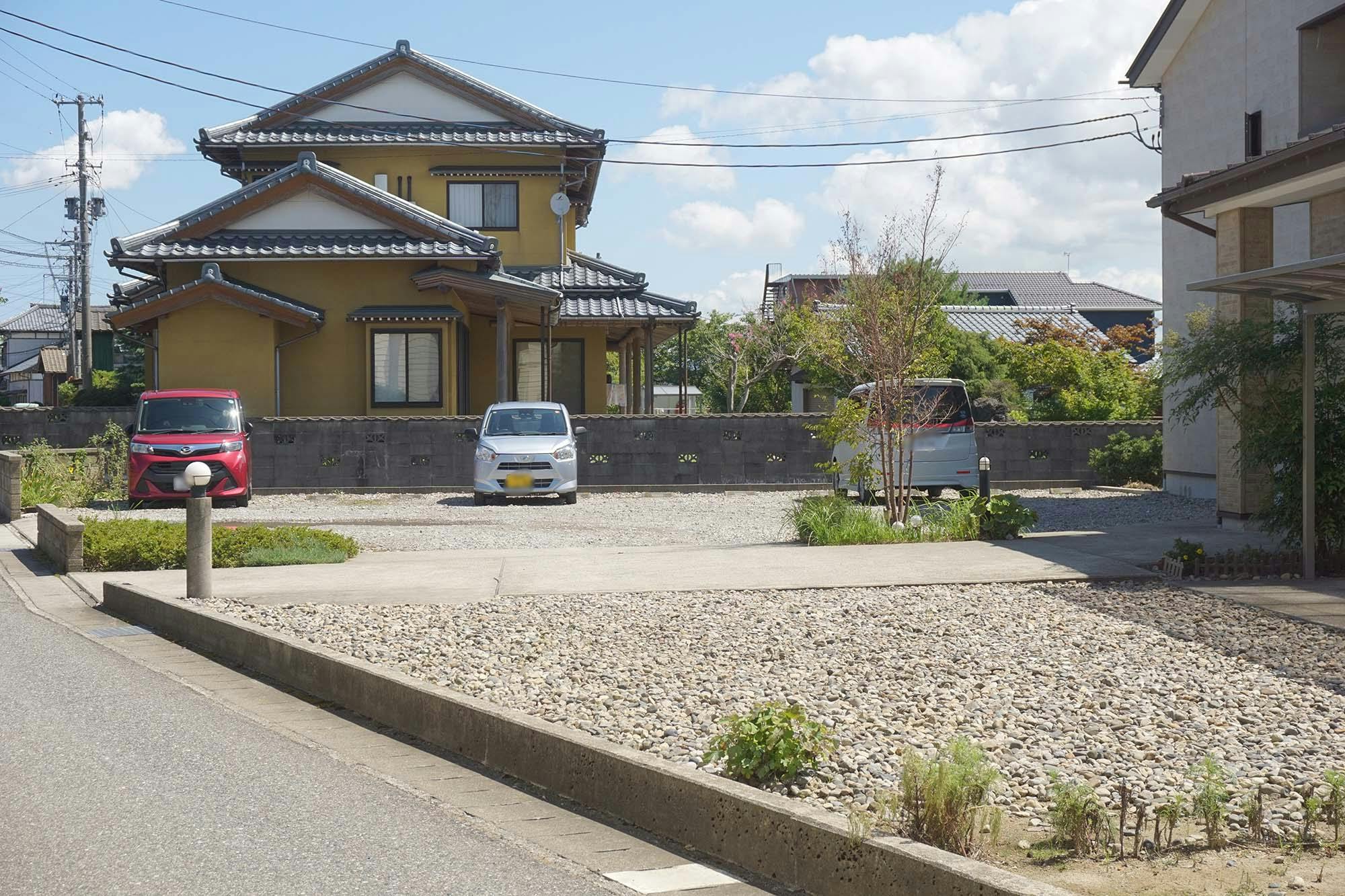 サンフラワー一番館 駐車場