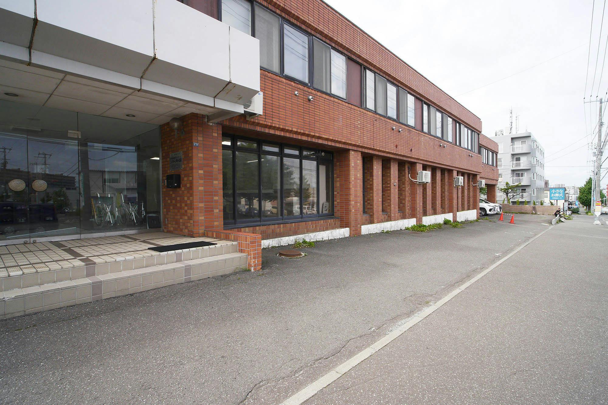 グループホームらいふ敬愛 駐車場