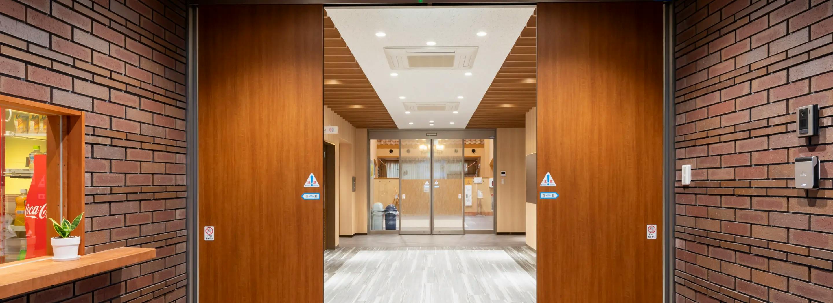 サービス付き高齢者向け住宅緑陽館 エントランス