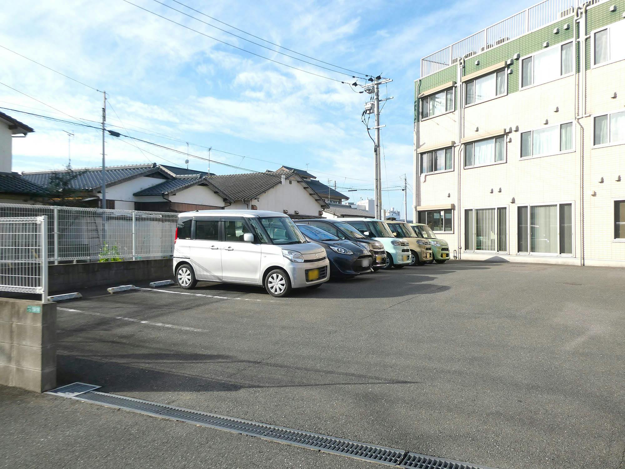 サービス付き高齢者向け住宅ブライカ 駐車場