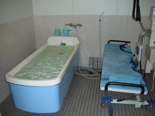 ニチイケアセンター引山 機械浴室