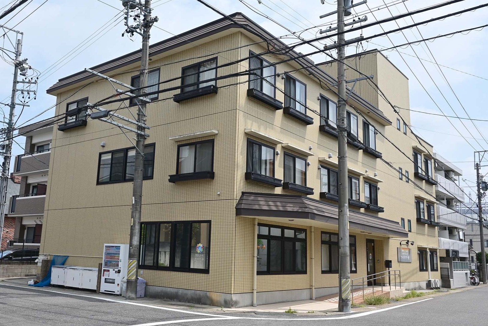 ファミリア一社 外観