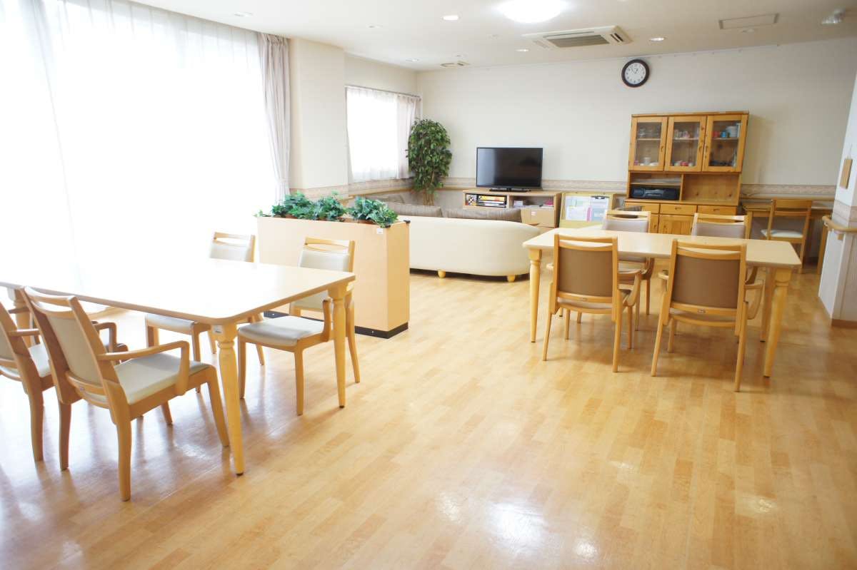 介護付有料老人ホームすこや家・川崎明津 食堂兼機能訓練室