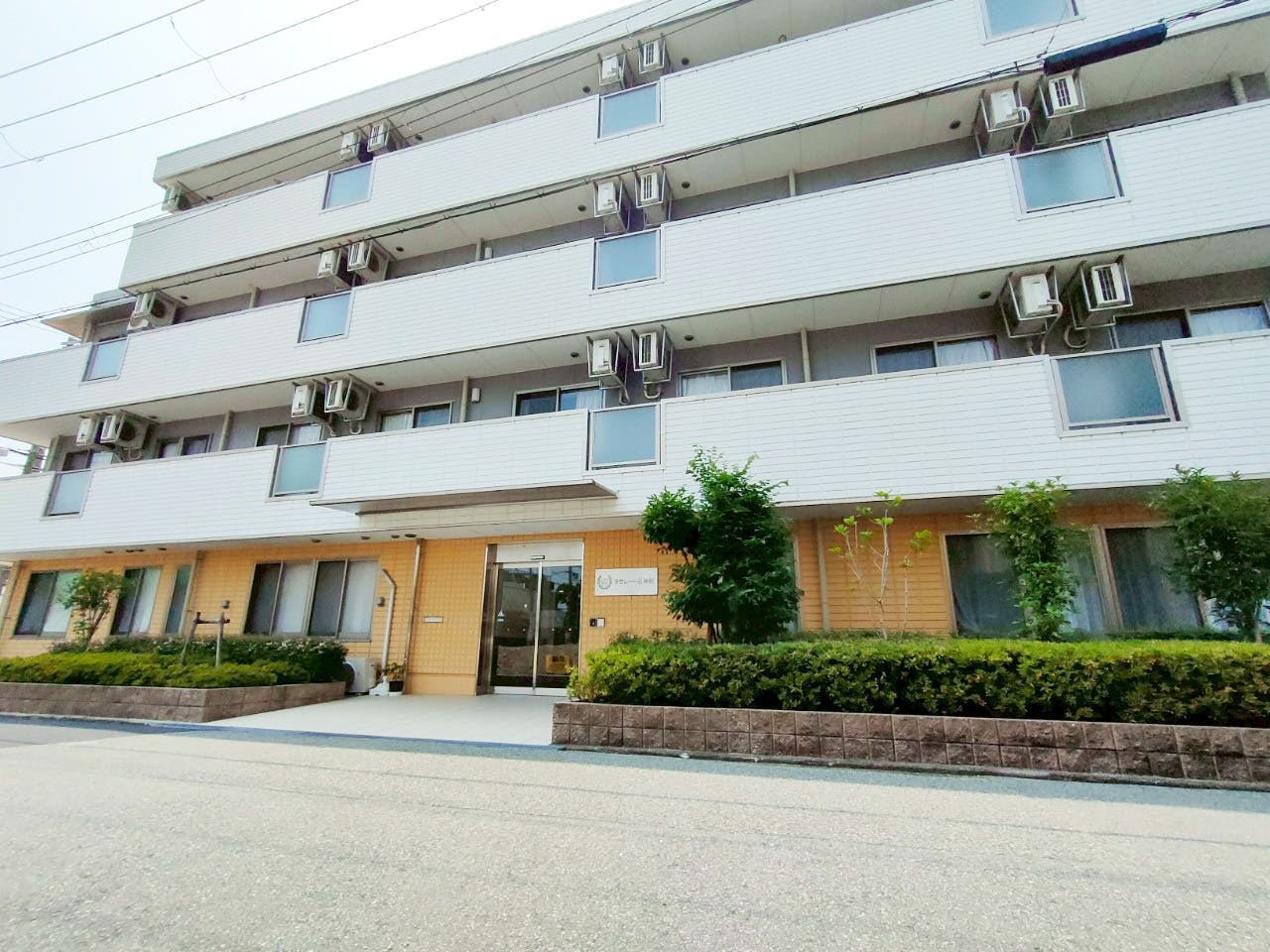 サービス付き高齢者向け住宅ラウレート名神町 外観