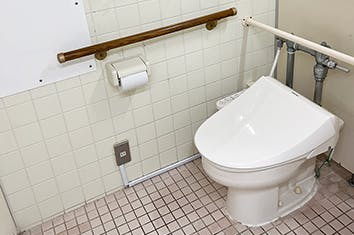 エルダーホーム上本郷 共有トイレ