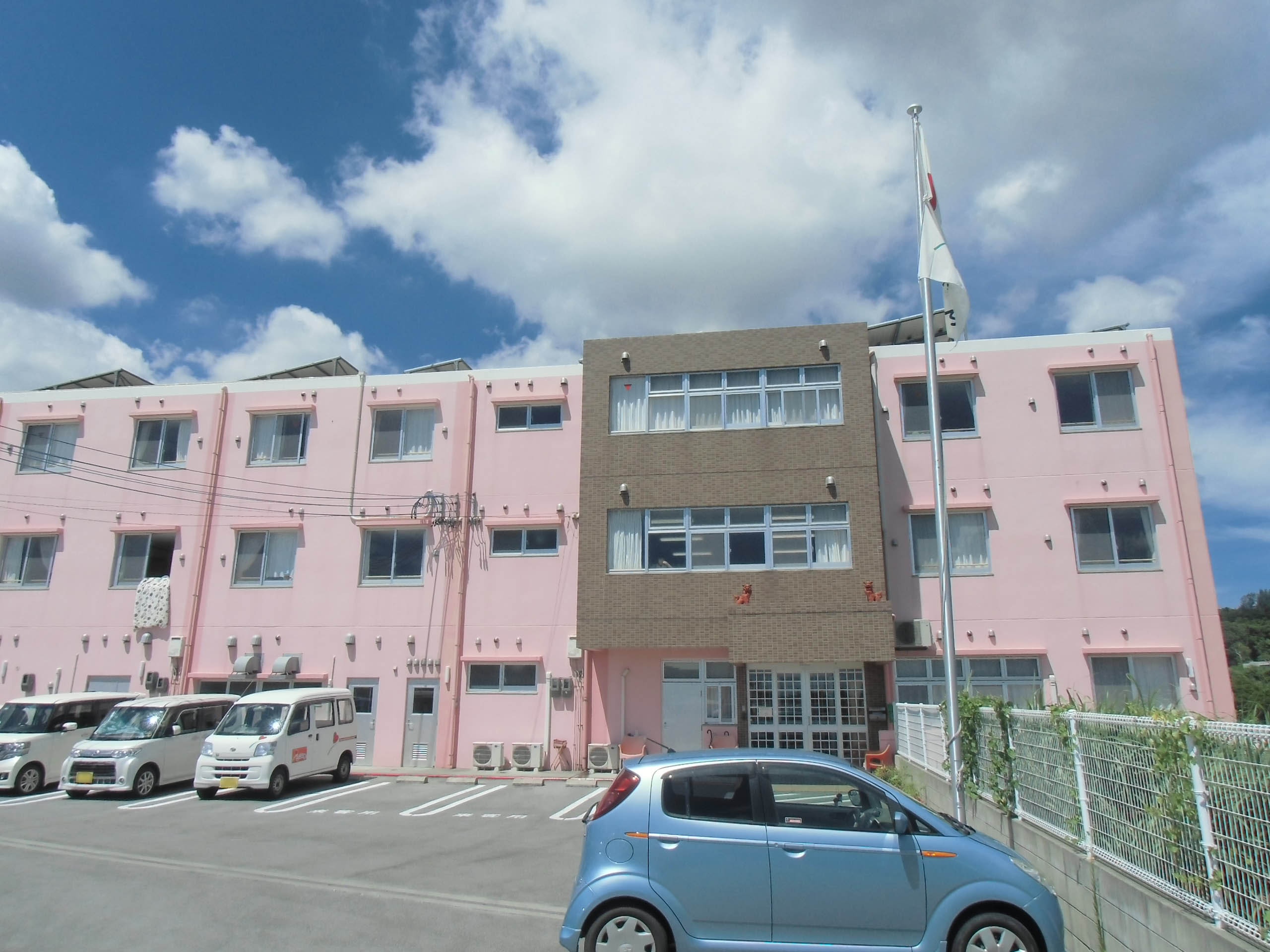 サービス付き高齢者向け住宅ここいちうるま 外観