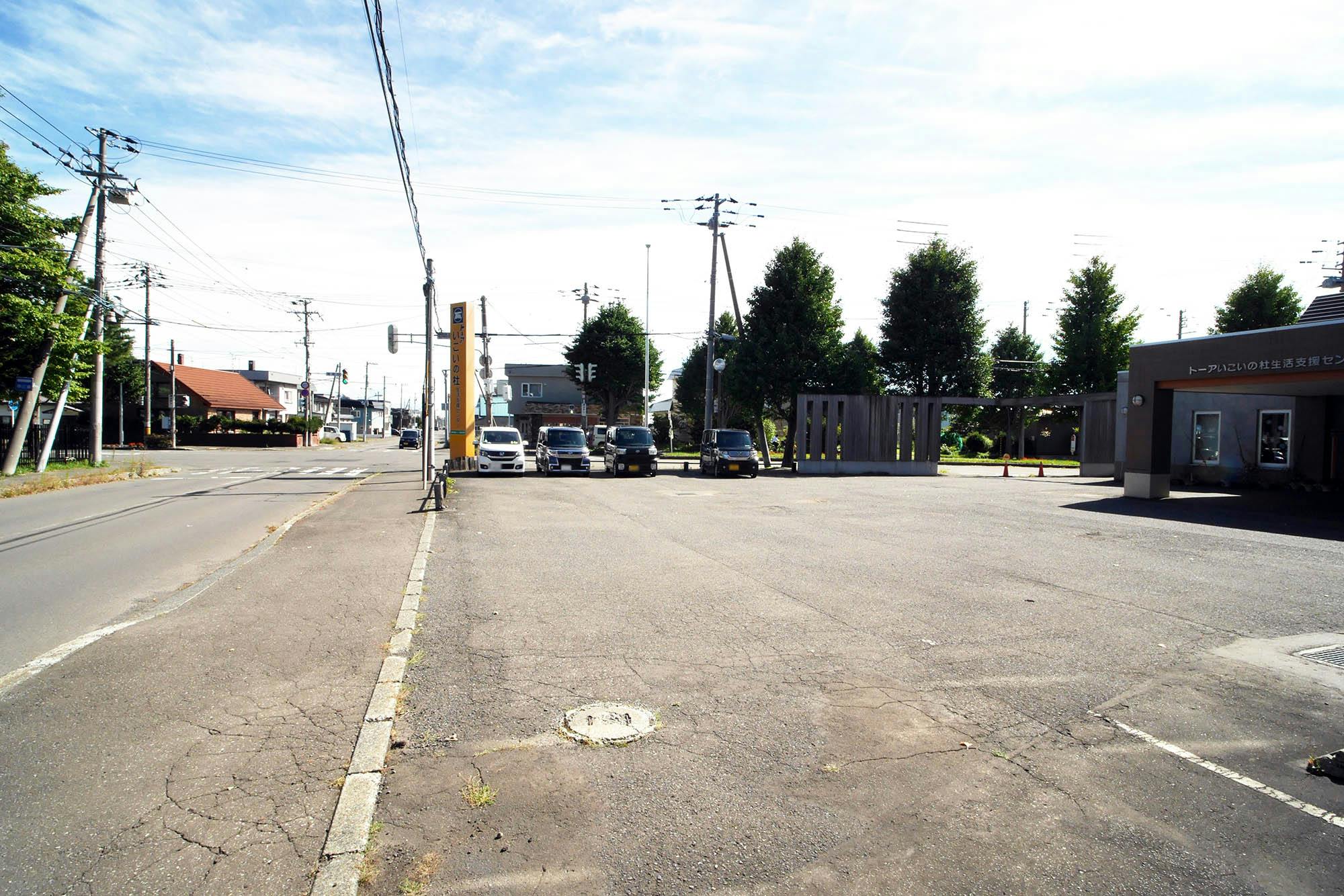 介護付有料老人ホームもみの木 駐車場