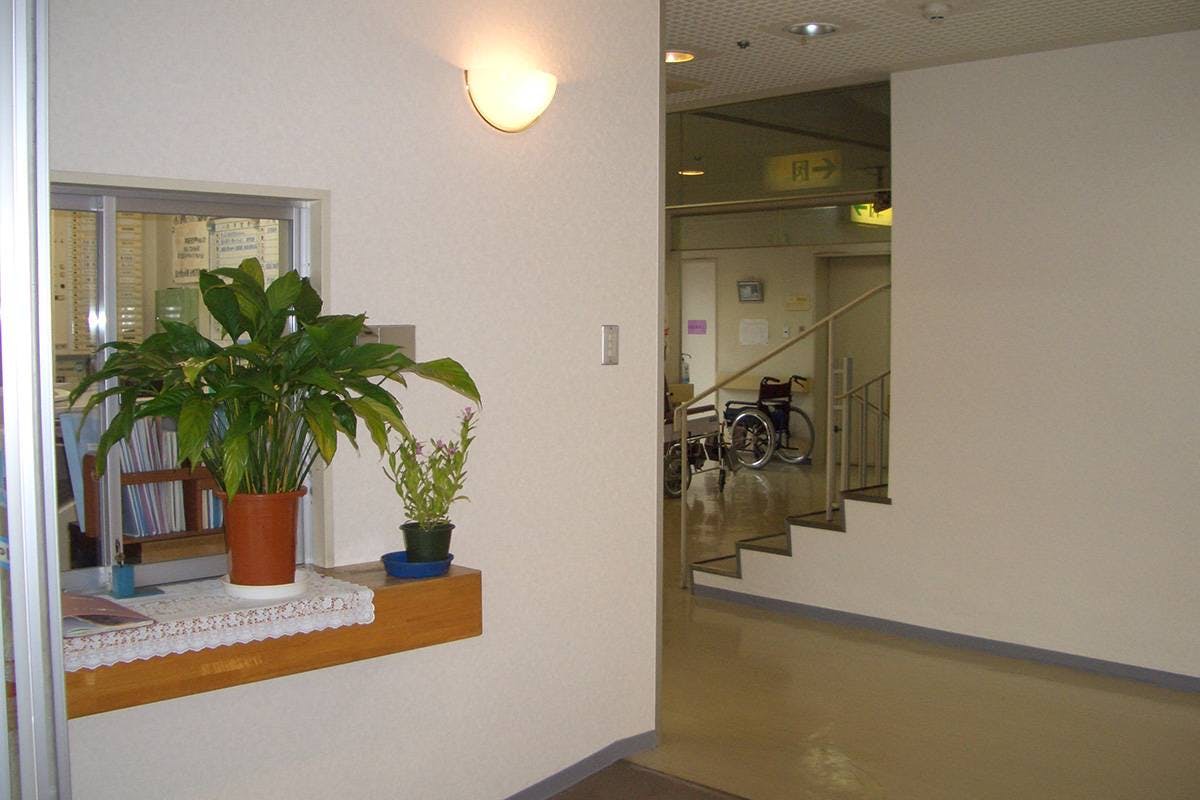 敬老園ロイヤルヴィラ矢作台 玄関