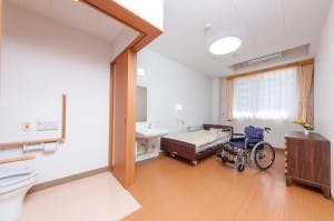 介護付有料老人ホームパレス三萩野 居室　入口から窓側