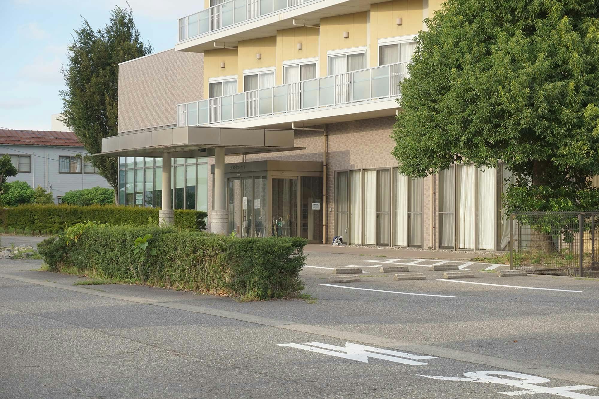 株式会社はなみずき 介護付有料老人ホーム スーパーびゅー蓮花寺 入口