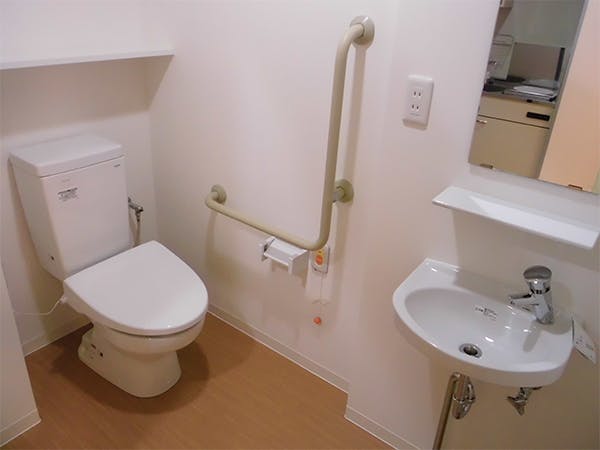 フィオレ・シニアレジデンス東成 トイレ