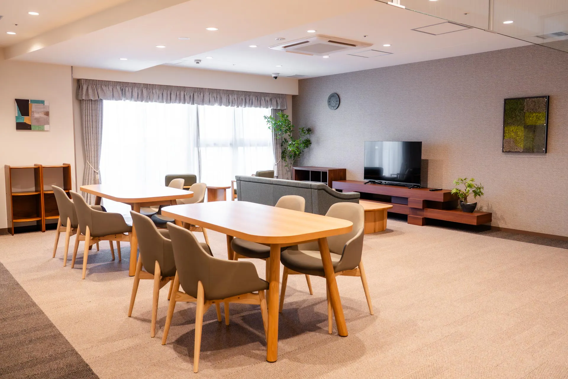 SOMPOケア ラヴィーレ平和大通り 5F共用部