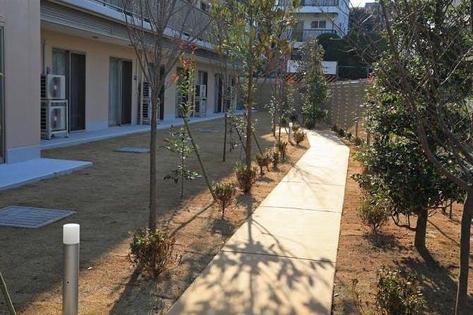 ボンセジュール町田鶴川 1F 中庭
