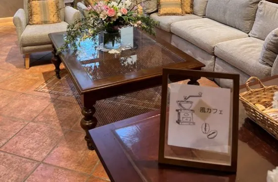 ラビアンローズ高槻 1階ロビー