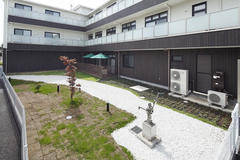 ニチイホーム 北浦和 庭