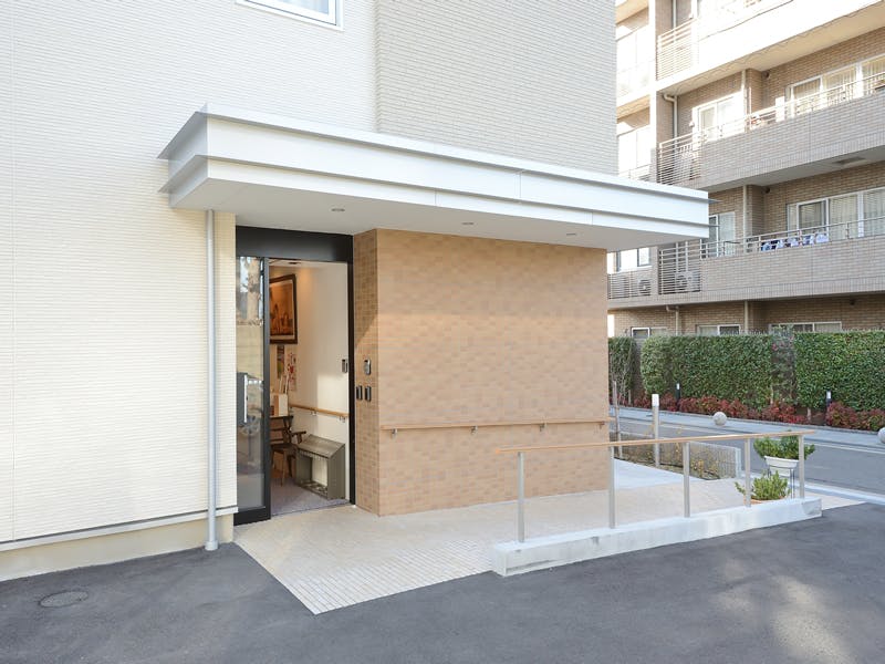 たのしい家帝塚山 玄関前