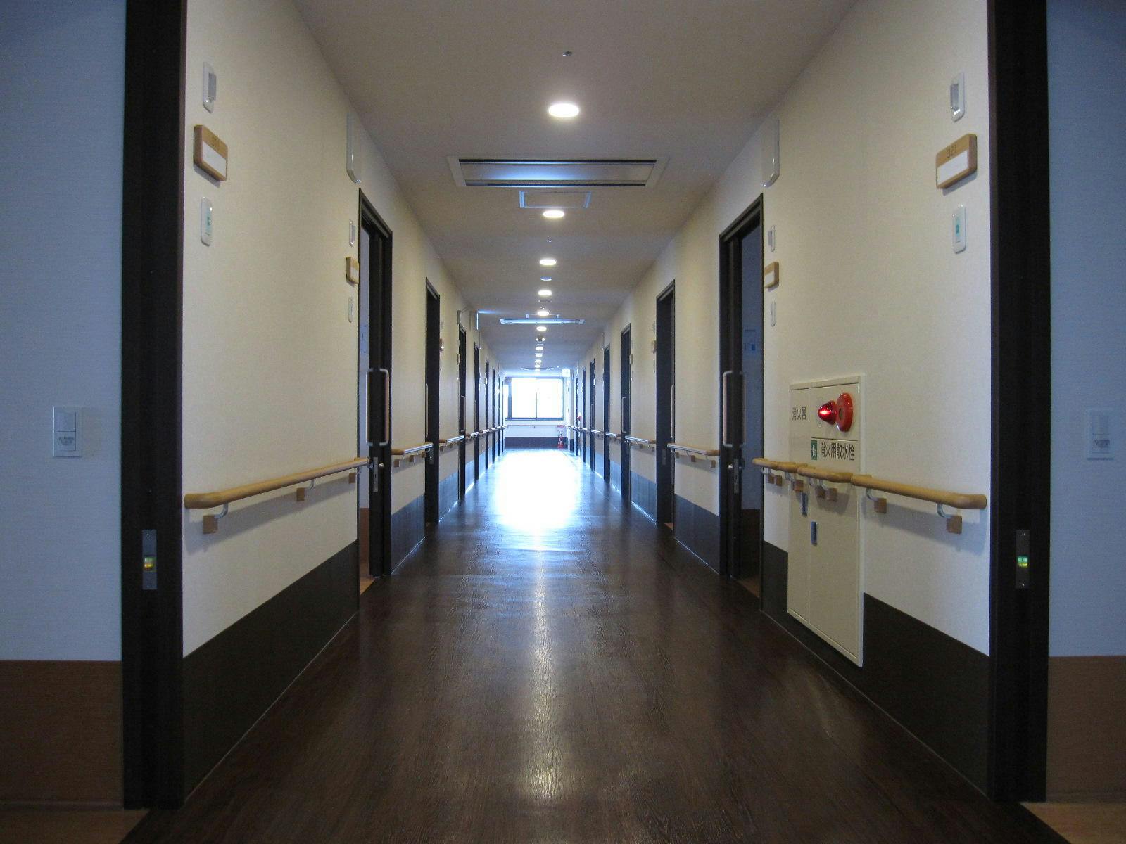 ライフパートナー新在家 廊下