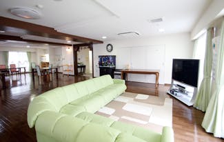 ナーシングホーム青山館 ラウンジ