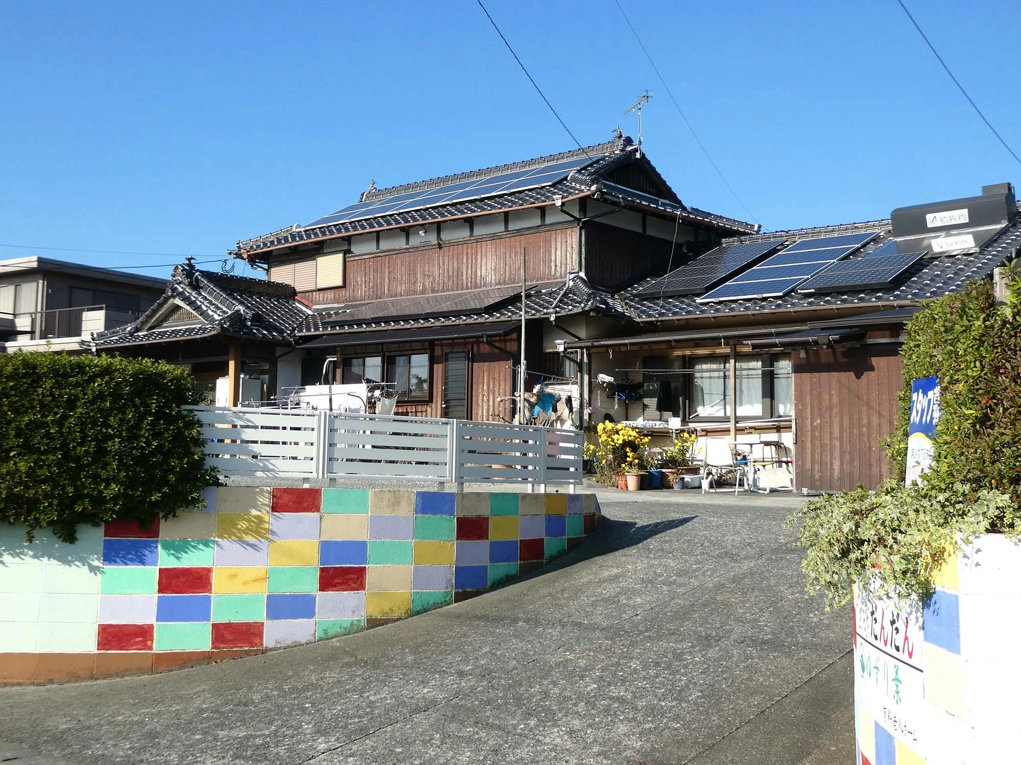 住宅型有料老人ホーム ゆずり葉 入口