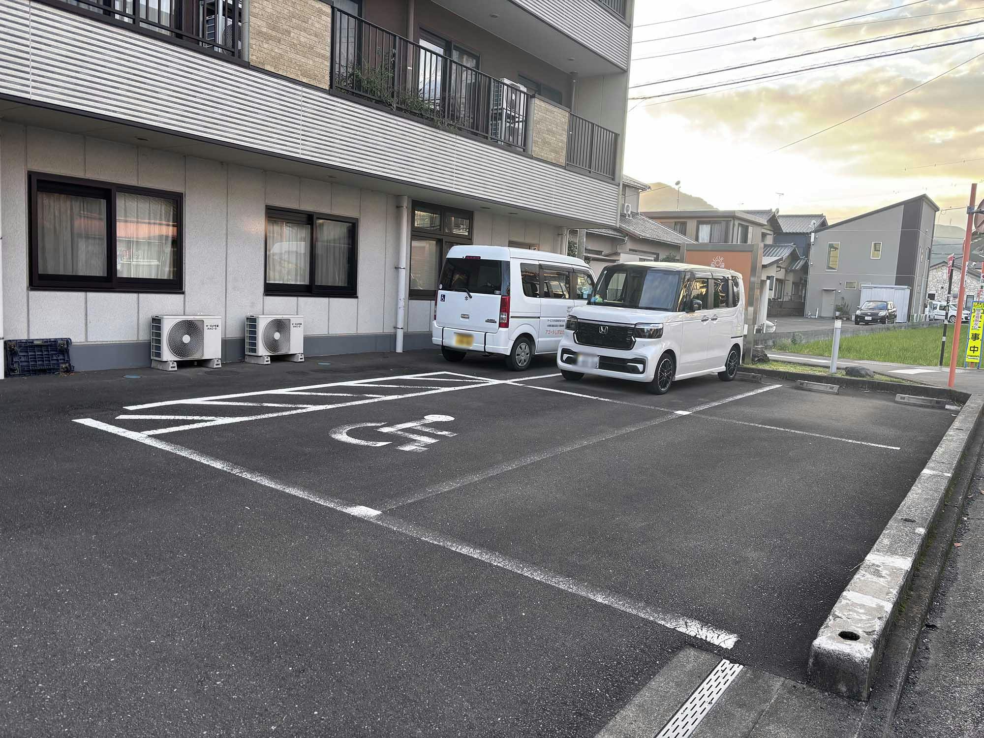 アゴーラしずはた 駐車場